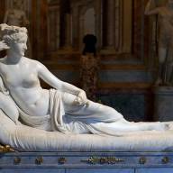  Австрийский турист, который сломал ценную статую в итальянском музее, принес свои извинения